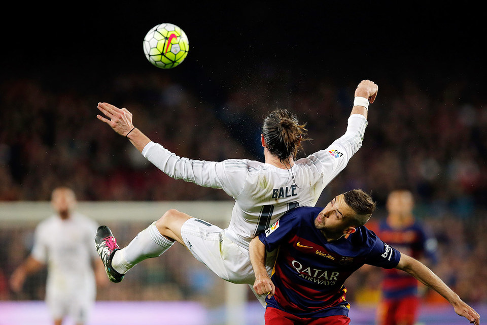 Гарет Бэйл (Real Madrid) и Жорди Альба (Barcelona)