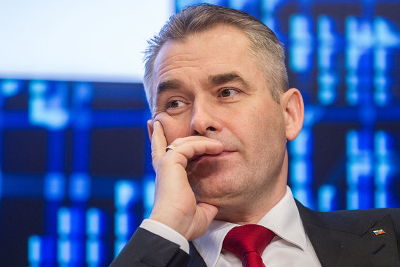Павел Астахов покинет пост уполномоченного по правам ребенка, подтвердил Кремль