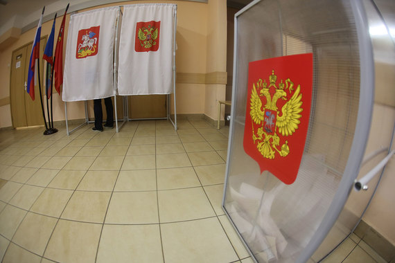 С просьбой проверить нормы, ограничившие с 2016 г. доступ журналистов на избирательные участки во время выборов, обратились в КС в апреле этого года депутаты от КПРФ