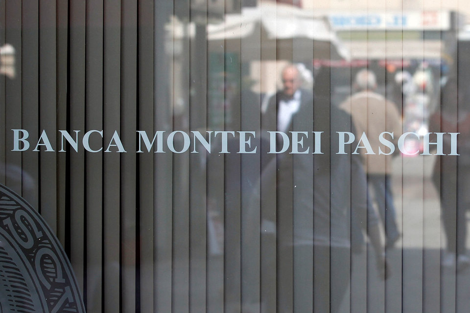 В понедельник стало известно, что ЕЦБ потребовал от Monte Paschi сократить проблемные кредиты, составляющие треть его портфеля