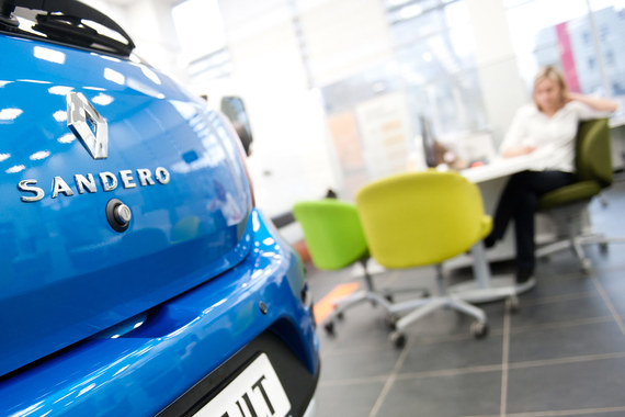 В июне продажи новых легковых и легких коммерческих автомобилей упали на 12,5%