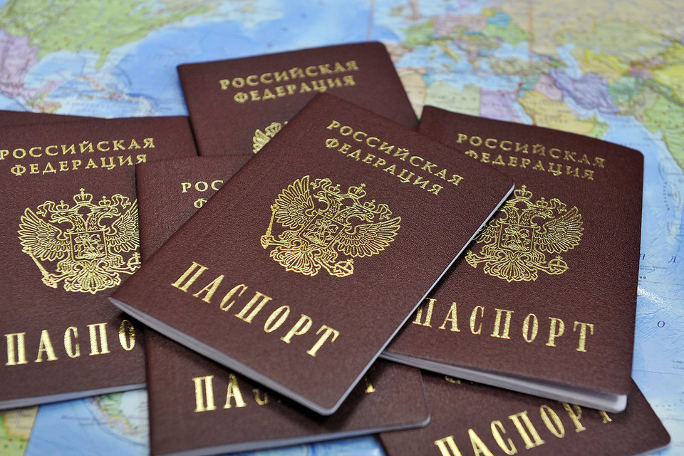 Оленеву отказали в предоставлении российского гражданства из-за отсутствия прописки в Крыму, хотя у него на руках было судебное решение, подтверждающее факт постоянного проживания