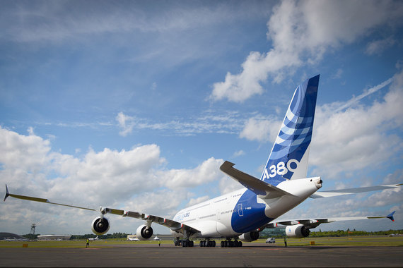 Airbus более чем вдвое сократит продажи самого большого самолета – А380