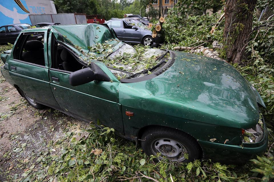 Большинство вопросов связано с повреждениями автомобилей