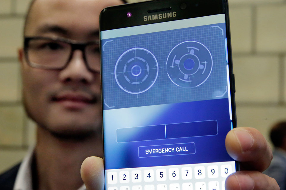 Samsung добавил в новый смартфон Galaxy Note 7 сканер радужной оболочки глаза