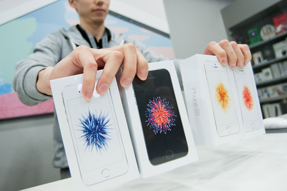 ФАС завела дело на Apple