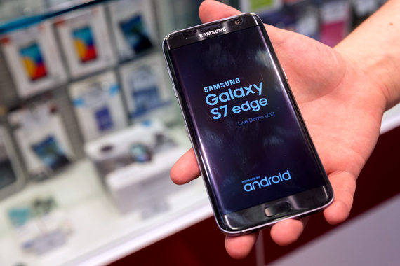 Galaxy s7 или s7 edge: Samsung увеличил долю мирового рынка смартфонов