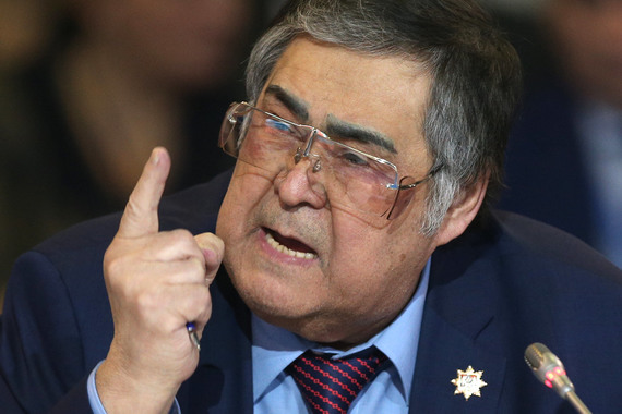 Аман Тулеев потребовал «остановить беспредел с урезанием и оптимизацией штата шахты «Распадская»