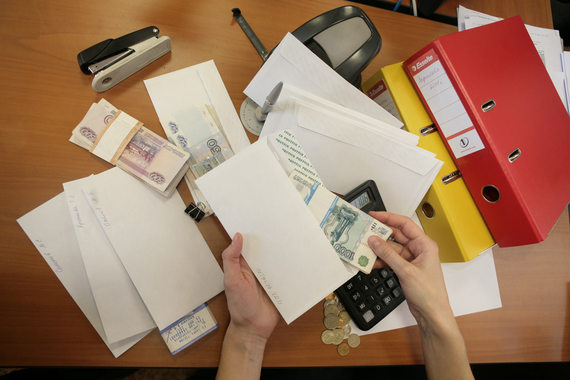 Соискатели согласны на жалованье в конвертах, если оно будет в полтора раза выше, чем на прежнем месте