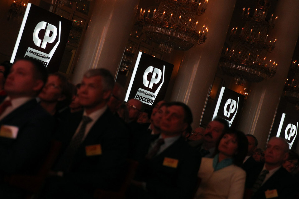 «Справедливая Россия» предложила запретить иностранным агентам участвовать в военно-патриотическом воспитании