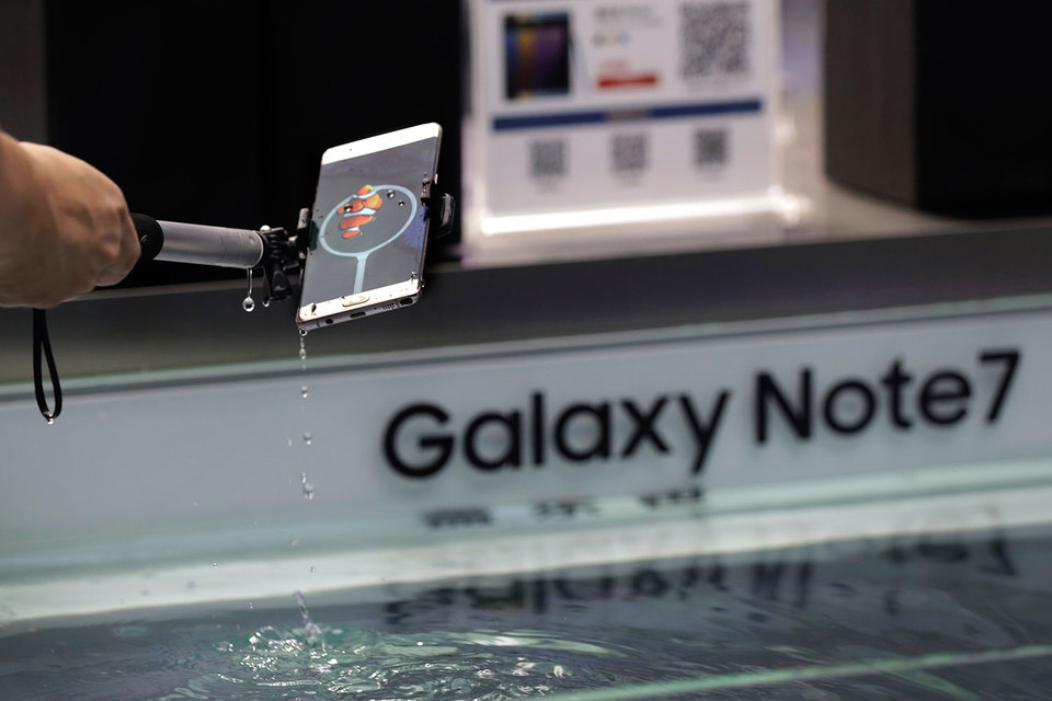 Samsung объявил о приостановке поставок флагманского смартфона Galaxy Note 7