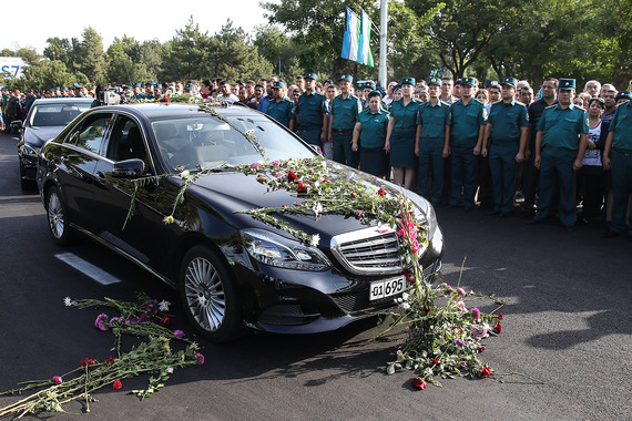 Каримова похоронили в Самарканде