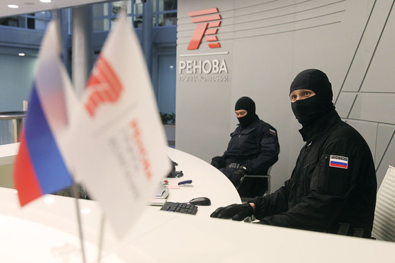 В офисах «Реновы» и «Т плюс» проходят обыски