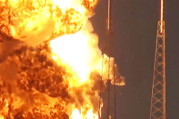 На выходных SpaceX заявила, что начала тщательное расследование с целью выяснить причины взрыва и способы их устранения