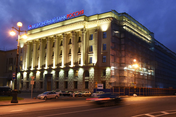 В здании напротив Смольного расположатся комитеты правительства Ленинградской области