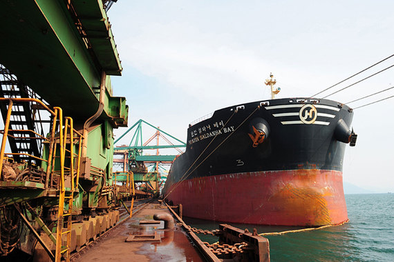 У экипажей Hanjin заканчивается продовольствие, они не могут войти в большинство портов мира и разгрузиться там