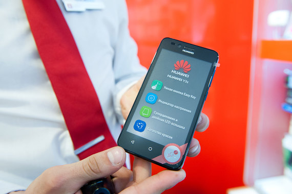 Сейчас Huawei занимает 3-е место среди мировых производителей смартфонов после Samsung и Apple, но в течение пяти лет надеется стать лидером