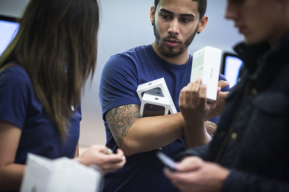 Новые аппараты Apple продаются на ура