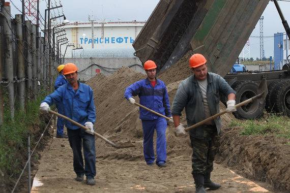 Из новой редакции устава была удалена статья, определяющая цену размещения и выкупа акций