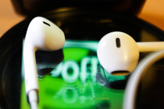 Доходы музыкальной индустрии растут благодаря Apple Music и Spotify
