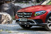 Дорожный просвет All-Terrain увеличен относительно обычного универсала Е-класса на 29 мм: 15 мм дает многокамерная пневмоподвеска, еще 14 мм - высокопрофильные шины. Регулируемый клиренс может составлять от 121 до 156 мм. Пневмоподвеска увеличивает клиренс в трех фиксированных положениях, дорожный просвет можно регулировать вручную, независимо от режима движения