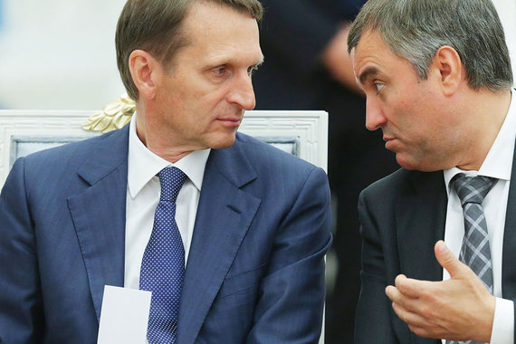 Однажды Вячеслав Володин (справа) уже занимал должность, оставленную Сергеем Нарышкиным, – во главе аппарата правительства