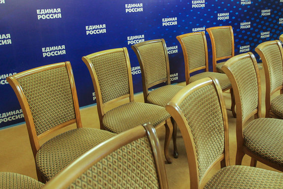 Решение единороссов не злоупотреблять думским большинством не вызвало особых возражений