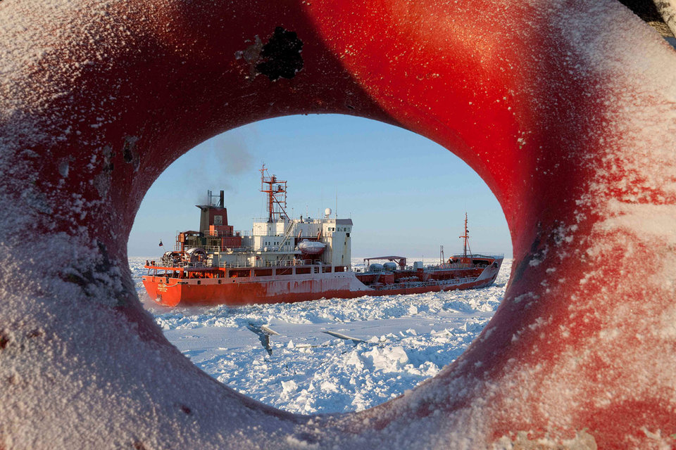 На пути к договоренности о замораживании добычи странам-нефтепроизводителям необходимо преодолеть множество препятствий