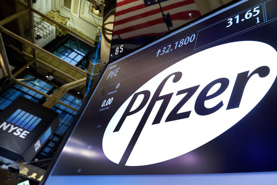 На дневных торгах в понедельник акции Pfizer подешевели на 1,7%