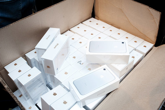 Продажи новых iPhone 7 и iPhone 7 Plus начались в начале сентября