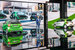 На стенде Mercedes сразу несколько электрокаров. Во-первых, электрические Smart Forfour Fortwo. Двухместная версия «на батарейках» у марки была и раньше, а четырехместная модель с электроприводом появляется впервые. Бензиновый Forfour технически сходен с Renault Twingo. Электромотор поставляет тоже Renault, но аккумуляторы - от дочерней компании Daimler. Машины разгоняются до 130 км/ч и проезжают без подзарядки 160 км. Цену новинки обещают сообщить к старту продаж - весной 2017 г.