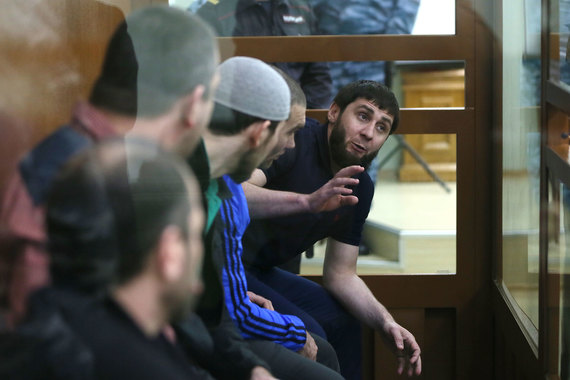 Обвиняемые в убийстве Бориса Немцова (крайний справа – Заур Дадаев) не признают свою вину