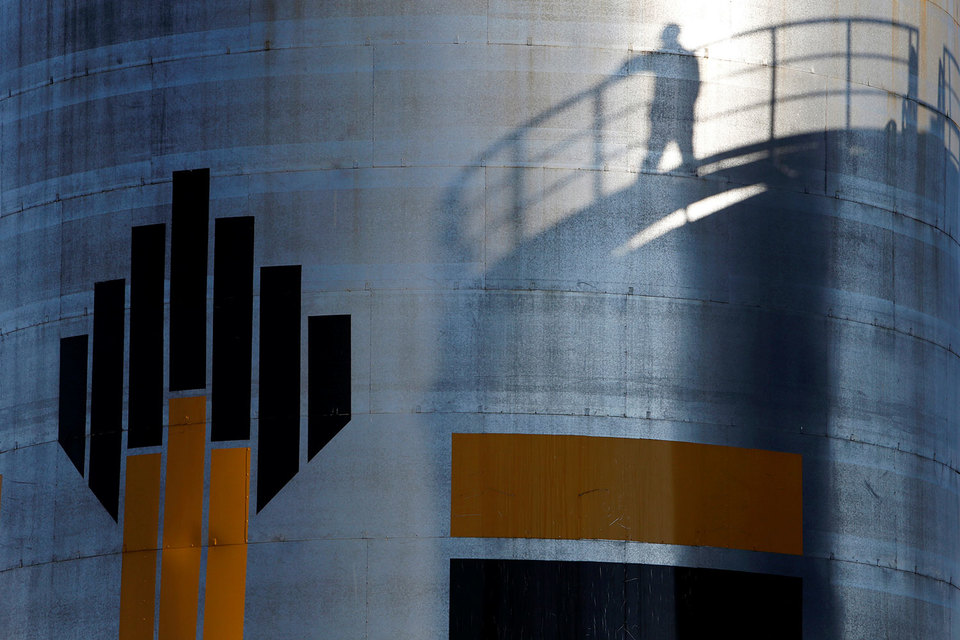 «Роснефть» просит поддержать ее проект в Охотском море, решения правительства пока нет