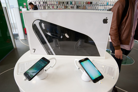 Начиная с 2014 г. Apple представляет сразу две новые модели iPhone, одна из которых – фаблет с диагональю 5,5 дюйма