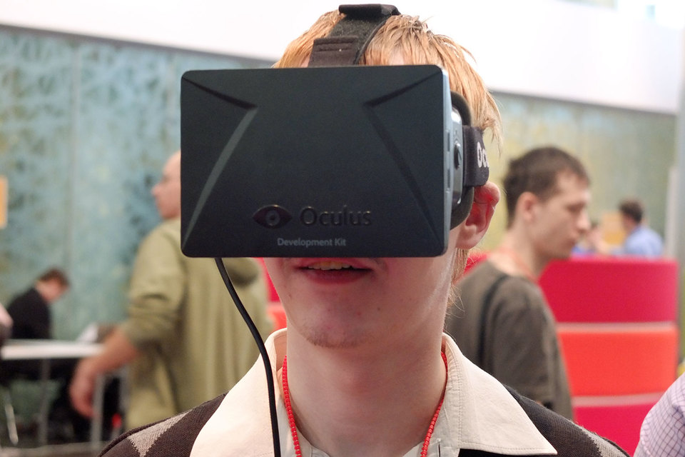 Oculus, впервые после запуска очков Rift собравшая на этой неделе своих разработчиков, вынуждена бороться как с конкурентами – HTC и Sony, – так и с серией досадных ошибок