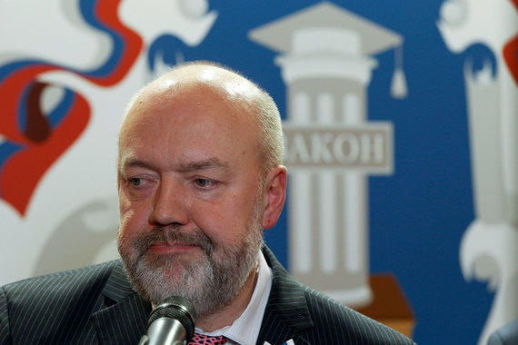 Крашенинников в четверг сообщил, что в октябре – ноябре первого чтения КоАПа снова не будет, поскольку депутаты консультируются с правительством и Верховным судом