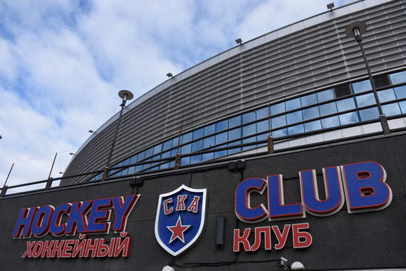 Хоккейный клуб СКА в сезоне 2016/17 г. поднял цены на билеты и аренду лож на 7–25%. Ложи пользуются популярностью у госкорпораций и ГУПов
