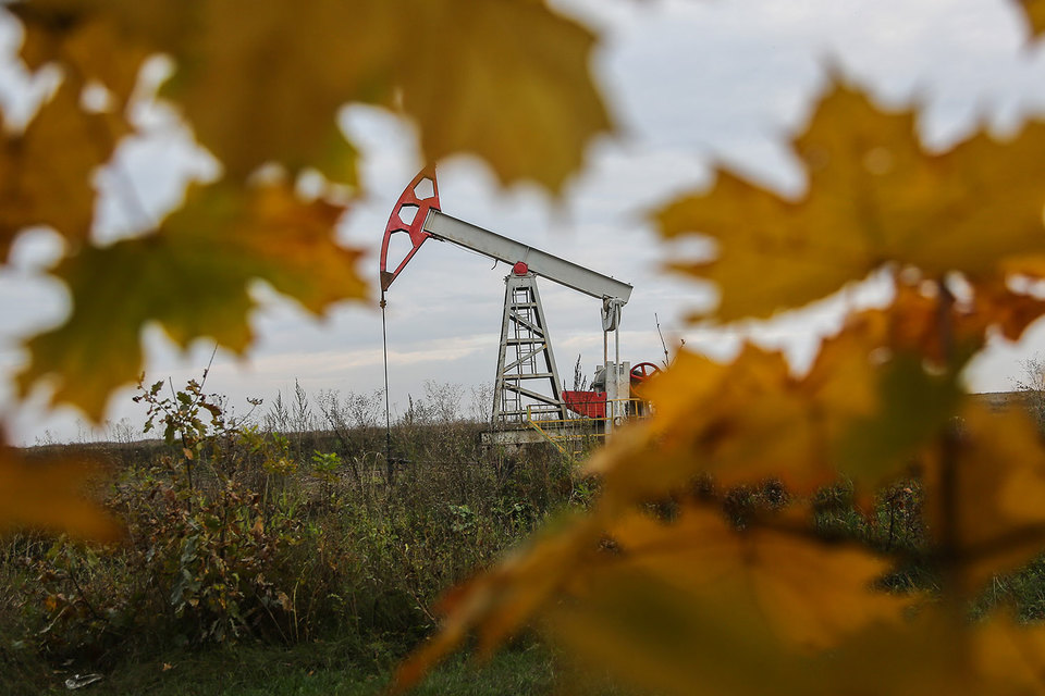 Вслед за ростом цен на нефть, достигших максимума этого года, укрепляется рубль