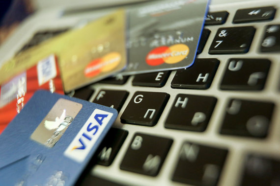 Платежная система Visa более чем в 4 раза снизит стоимость лицензии на интернет-эквайринг. Ее конкуренты уже ничего за это не просят
