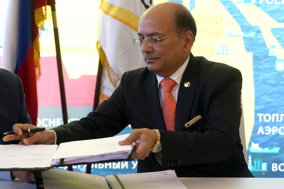 ONGC инвестирует в российскую экономику около $5 млрд за год, сказал генеральный директор ONGC International Нарендра Верма (на фото) на инвестиционном форуме «ВТБ капитала» «Россия зовет!»
