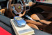 После появления турбированного двигателя с капота Ferrari California Т исчезла неэстетичная ноздря (на фото модель машины образца 2008 г.)