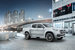 Гендиректор Mercedes-Benz Vans Фолькер Морнинвег называет X-Class «премиум-пикапом для современного городского стиля жизни». «Мы обращаемся к новым клиентам, которые раньше не владели пикапами», - сказал он