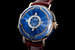 Дизайн H. Moser & Cie. Perpetual Calendar Heritage Limited Edition вдохновлен карманными часами: корпус оснащен двумя крышками, декорированными с использованием техник перегородчатой эмали, гильоше и гравировки. Лимитированная коллекция из 10 экземпляров, 250 000 франков