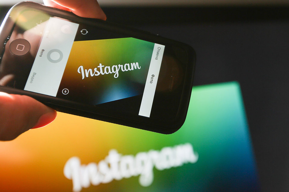 В этом году Instagram заработает на рекламе почти $2 млрд, около 7% выручки Facebook. Но в России этот сервис зарабатывает даже больше материнской компании