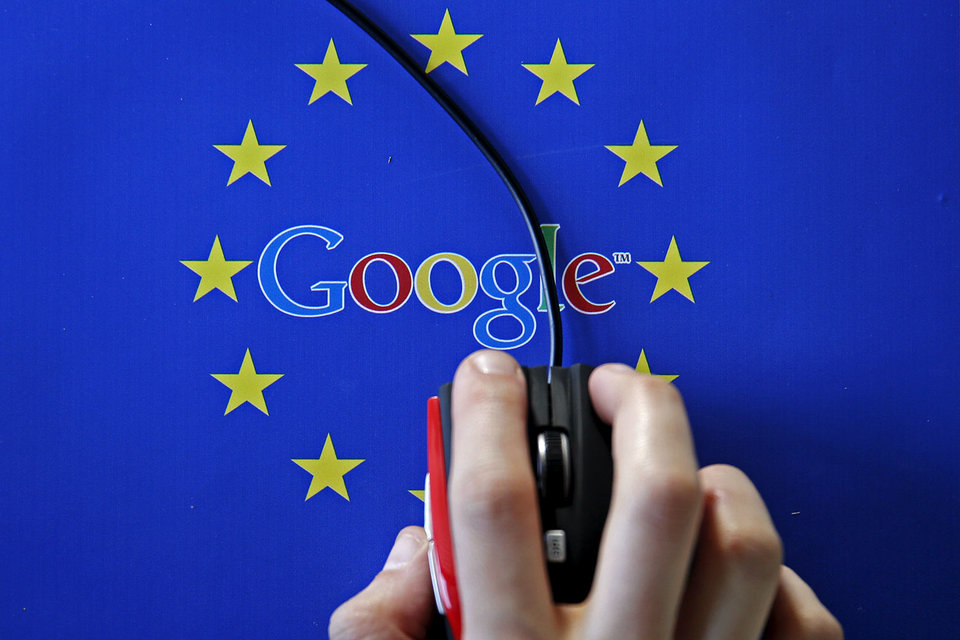 Google владеет ОС Android, она установлена на более чем 90% смартфонов в мире