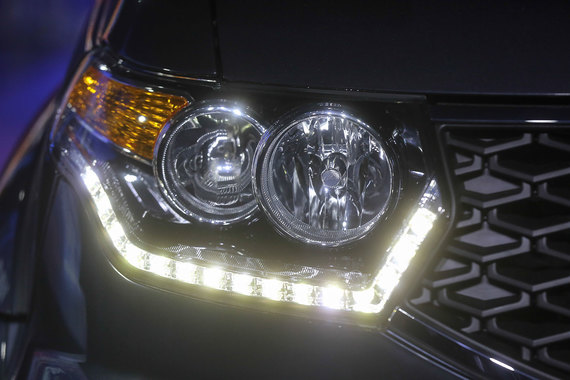 Продажи легковых автомобилей в октябре вновь упали, разрушив надежды дилеров на стабилизацию ситуации