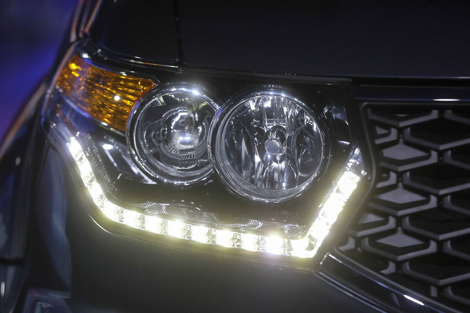Продажи легковых автомобилей в октябре вновь упали, разрушив надежды дилеров на стабилизацию ситуации