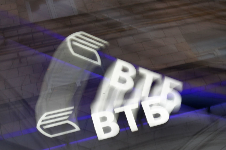 Корпоративные клиенты забрали со счетов ВТБ 30% средств