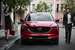 Новый Mazda CX-5 реагирует на действия водителя ровно так, как он того ожидает, обещает компания. При этом даже при активном вождении пассажиры кроссовера будут чувствовать себя комфортно благодаря улучшенной шумоизоляции, доработанной ходовой и системе компенсации боковых перегрузок G-Vectoring Control