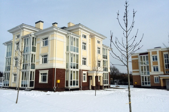 Кризис усугубил проблемы застройщика, денег от продаж квартир стало меньше